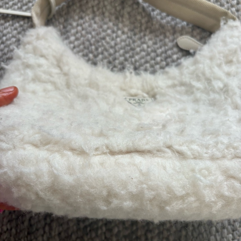 Prada ReEdition 2000 Cashmere Women's Bag - Picture 4 of 9